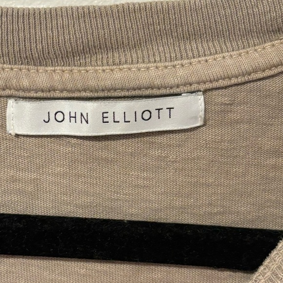 John Elliott Raw Hem Two Tone Crewneck Short Sleeve T-shirt - Picture 3 of 4